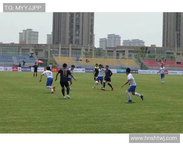 以足球星雕像为核心打造城市精神与体育文化交融的新地标